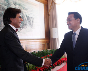 李克強(qiáng)在大連會見比利時(shí)首相迪呂波