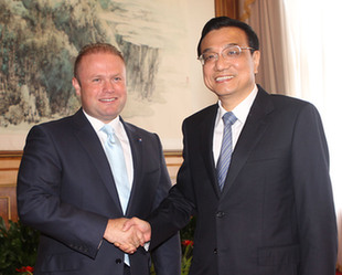 李克強(qiáng)會見馬耳他總理