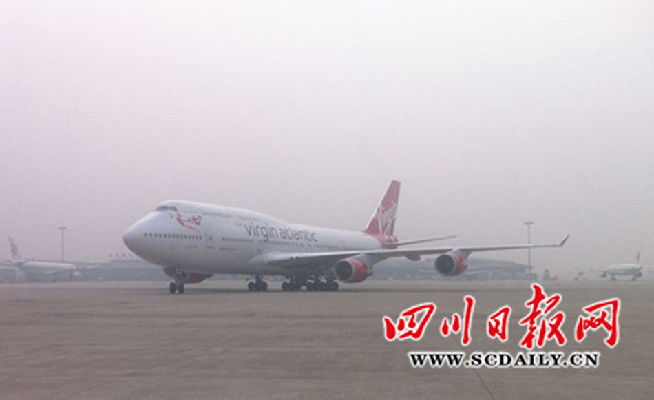 卡梅倫訪問成都（組圖）