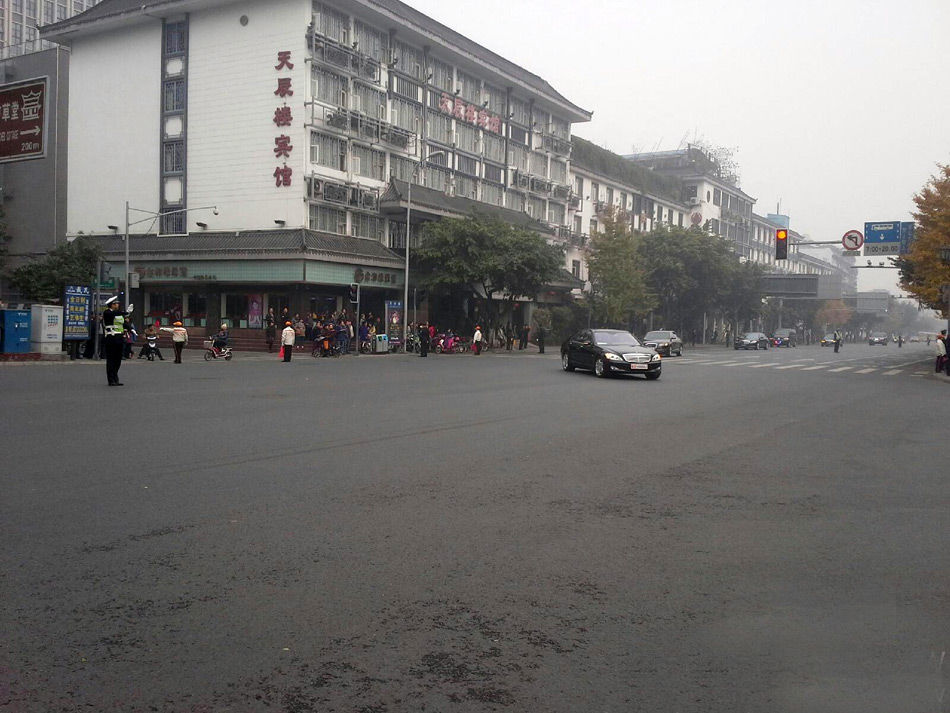 卡梅倫訪問成都（組圖）