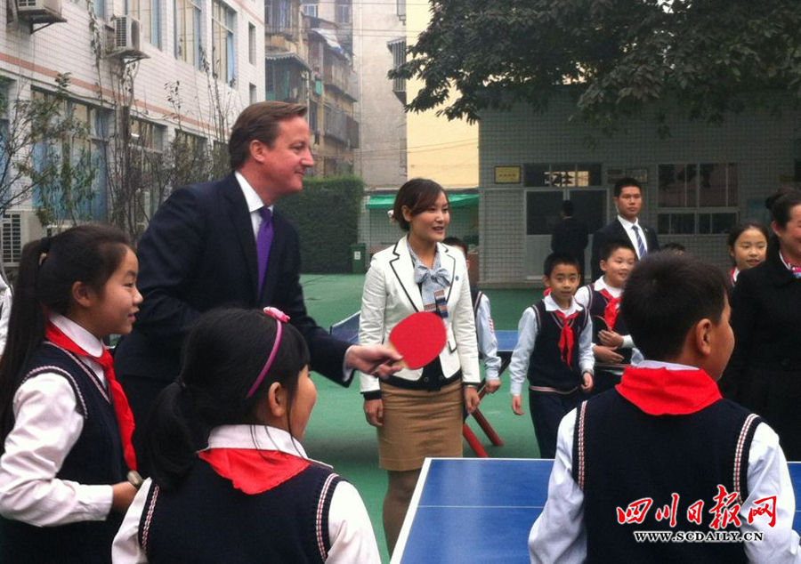 卡梅倫訪問成都（組圖）