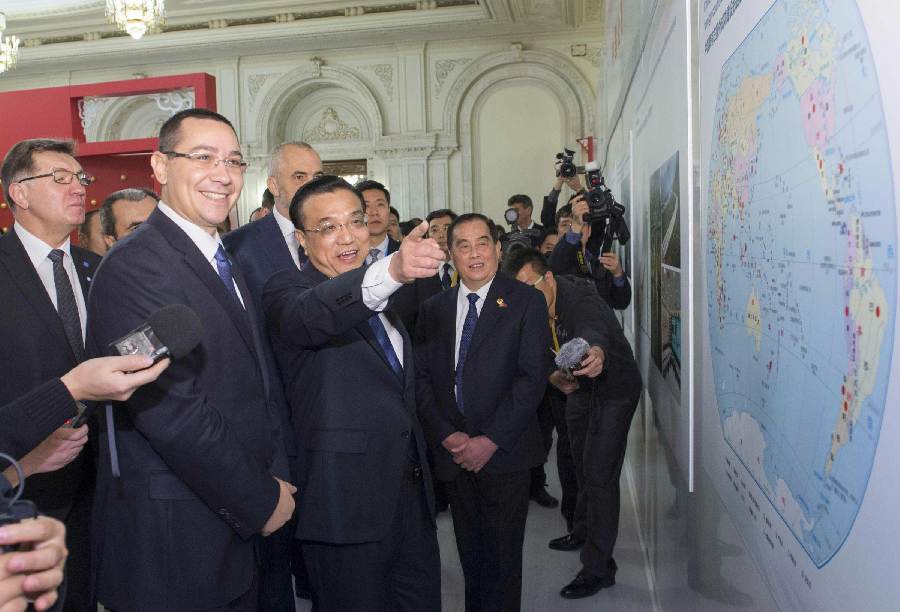 李克強與中東歐國家領導人參觀中國鐵路等基礎設施及裝備制造展