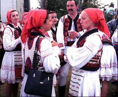 羅馬尼亞特色風情：“母雞山”和”姑娘集”