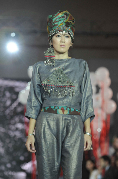 烏茲別克斯坦藝術(shù)時尚周上演時裝秀