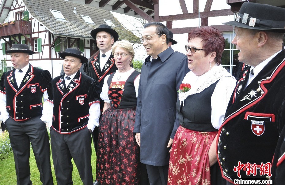 李克強參觀瑞士家庭農莊(高清組圖)