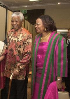 組圖:“南非斗士”曼德拉生命中的三個女人