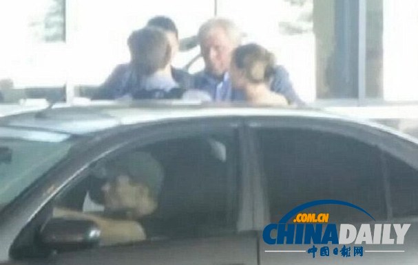 組圖：斯諾登離開機(jī)場(chǎng)照片曝光 美對(duì)俄決定深表失望