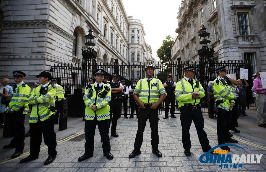 數百倫敦民眾示威集會抗議西方干預敘利亞事務