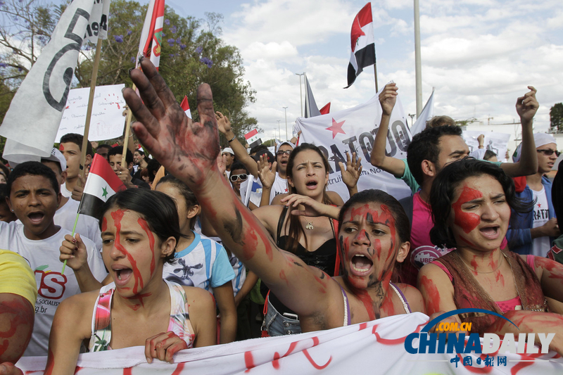 巴西民眾焚燒奧巴馬肖像 抗議美軍事打擊敘利亞