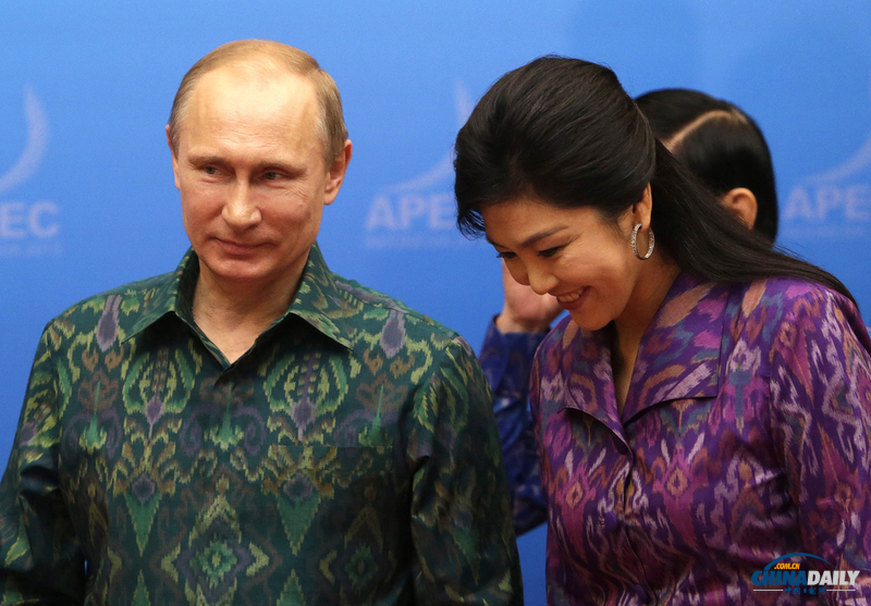 各國領導人著印尼傳統服裝亮相APEC峰會