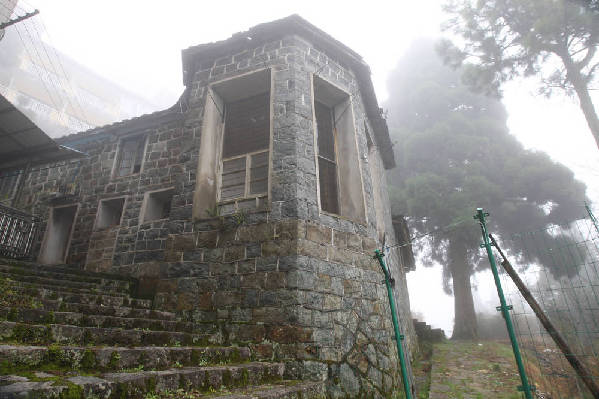 習(xí)近平助美國老人圓夢(mèng)鼓嶺