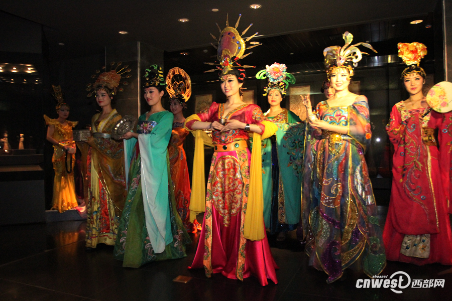 高清組圖：博物館奇妙之夜 和壁畫中人一起穿越