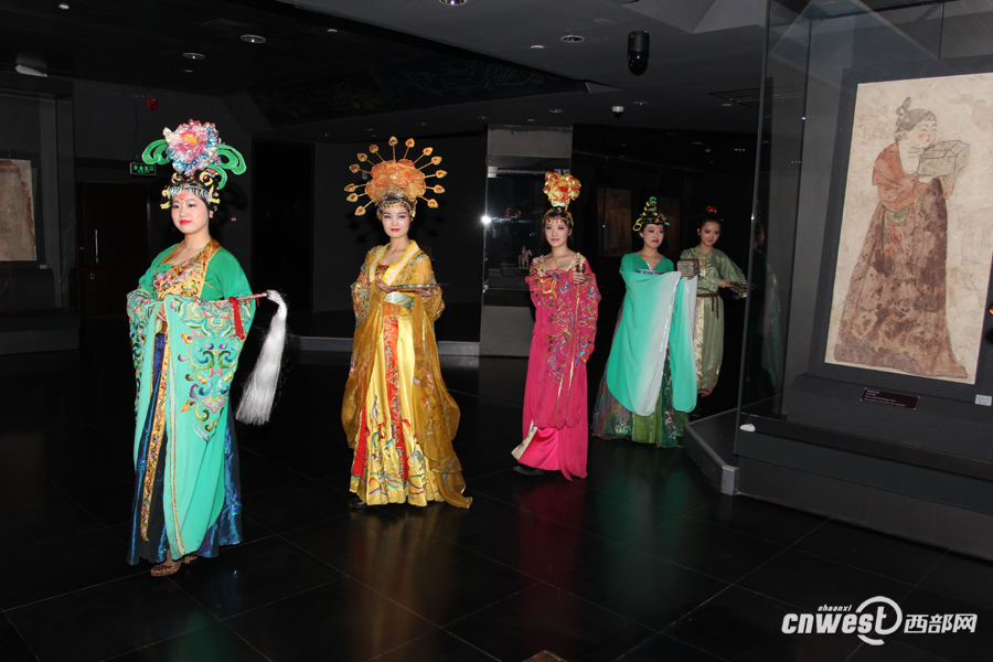 高清組圖：博物館奇妙之夜 和壁畫中人一起穿越