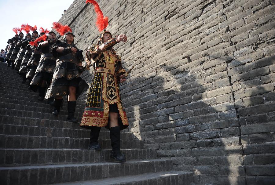西安“武士文化系列展演”：跨越時空的城墻武士