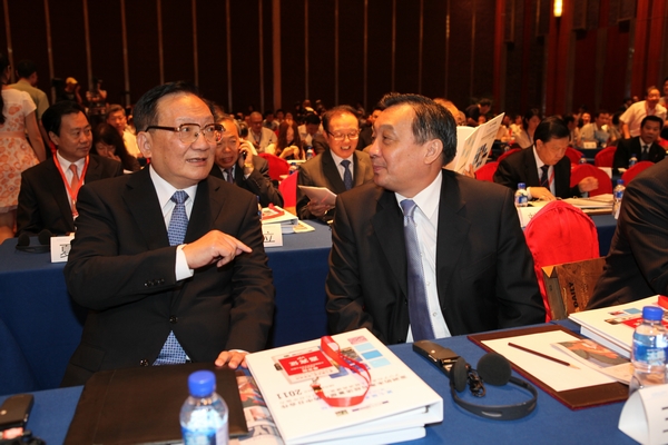 前國務委員唐家璇和國務院新聞辦公室主任王晨出席本屆論壇