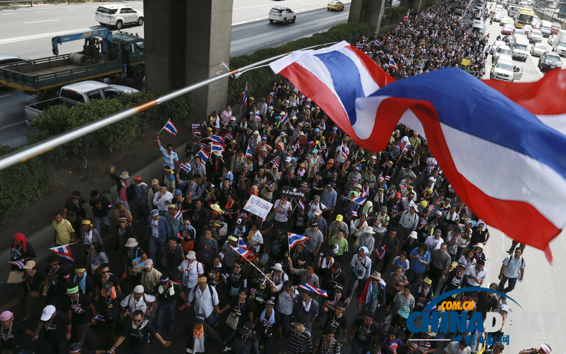 泰國反政府示威進入第四天 英拉執(zhí)政受考驗