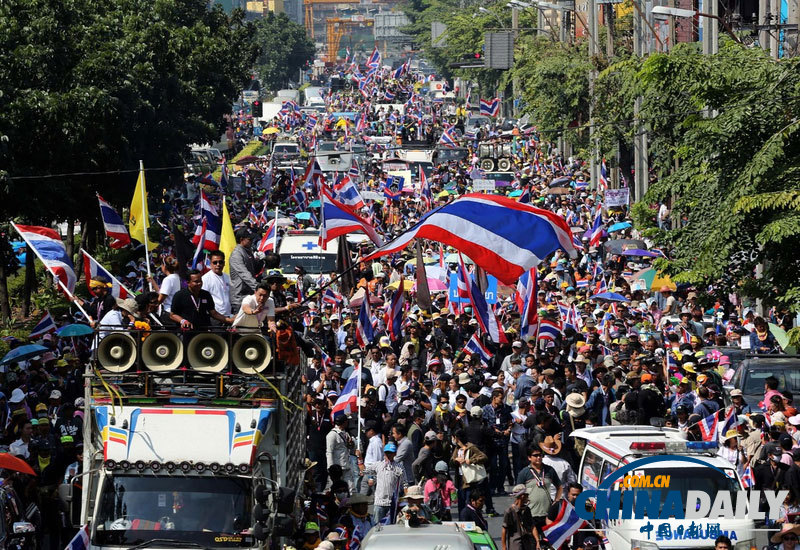 泰國示威民潮回歸 重申要求英拉下臺