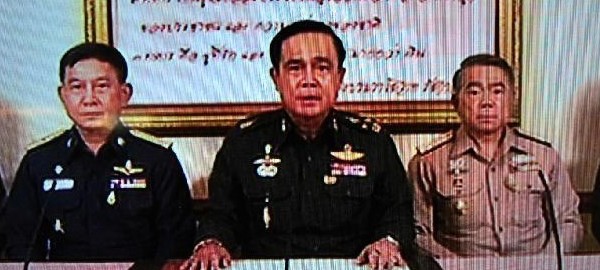泰國軍方發動政變 士兵封鎖政府機關大樓