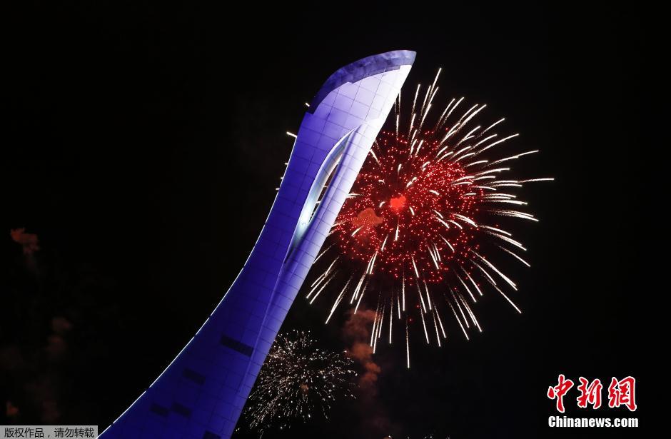 俄羅斯索契舉行冬奧會(huì)開(kāi)幕式彩排焰火匯演