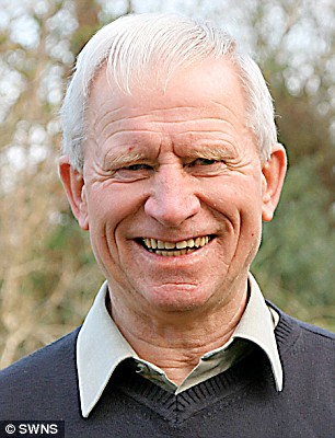 英國小鳥兒變廢為寶 用人類頭發(fā)搭建窩巢