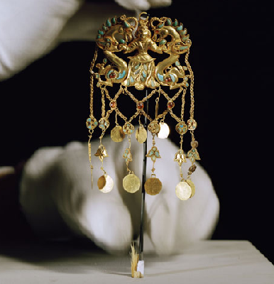 大夏金器重見天日 阿富汗國寶守護者走出幕后