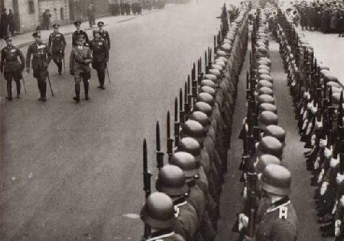 各國(guó)節(jié)日閱兵“七宗最”