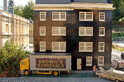 布朗首相,積木打造,惟妙惟肖……