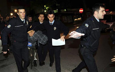 美聯航飛機因咖啡打翻迫降 土耳其航班乘客制止劫機