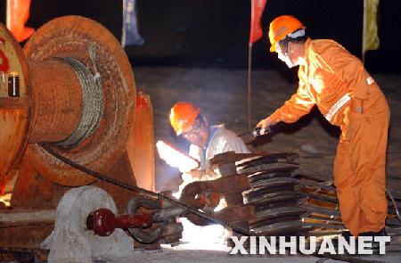 南海1號古沉船完全登陸整體打撈成功(組圖)