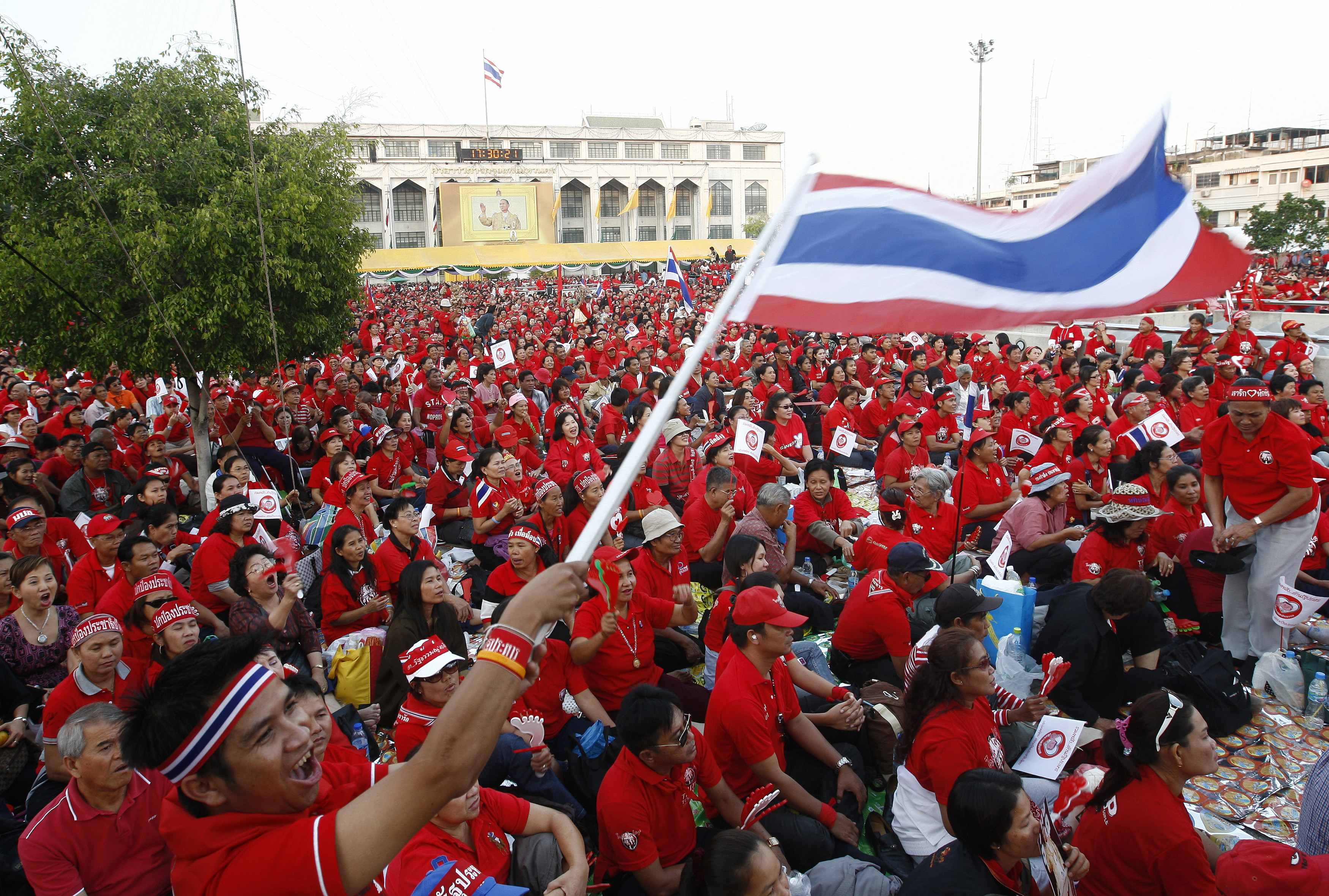 泰民盟開始撤出總理府 紅黃對抗一觸即發