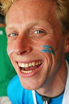 “全球最好工作”贏家產(chǎn)生 34歲英國“冒險(xiǎn)王”獲勝