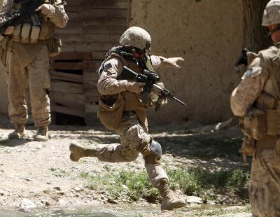 為打擊塔利班 駐阿聯(lián)軍再傷平民巴50萬平民逃離家園