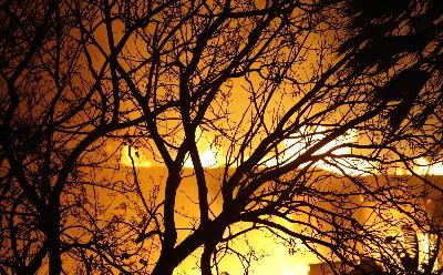 美國加州山火蔓延豪宅成廢墟 數千人被迫撤離