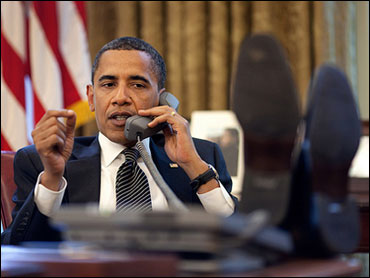 奧巴馬雙腳翹桌上與以色列總理通話（圖）