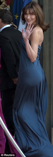 法國第一夫人布呂尼魅力無法擋 令共和國衛(wèi)兵競折腰