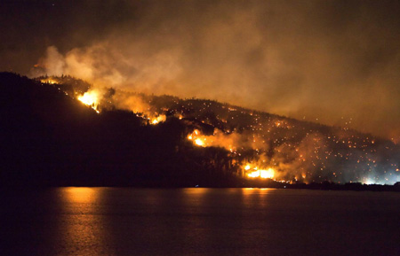 加拿大森林大火致6500戶家庭撤離