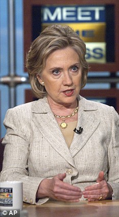 希拉里稱“不會成為美首位女總統(tǒng)” 未對佩林作評價(jià)