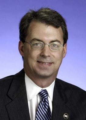 與女實習生有染遭勒索 美國“君子”參議員被迫辭職