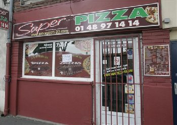 法國(guó)青年躲避警車身亡引發(fā)巴黎郊區(qū)騷亂 車輛遭焚燒