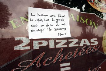 法國(guó)青年躲避警車身亡引發(fā)巴黎郊區(qū)騷亂 車輛遭焚燒