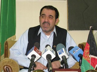 卡爾扎伊弟弟否認窩藏數噸鴉片 指責西方干涉大選