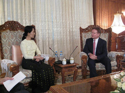 美議員獲準會見緬甸領袖 翻版“克林頓訪朝”帶人質離開