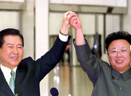 金大中生前曾出席盧武鉉遺體告別（圖）