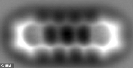 IBM拍到世界首張單分子成像圖