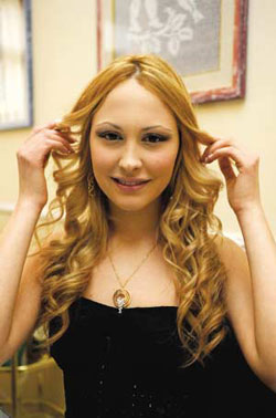 意總理強硬回應性丑聞 否認招妓自詡為“超人”