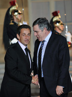 薩科齊先威脅退出G20峰會 再向與會各國領導人提要求