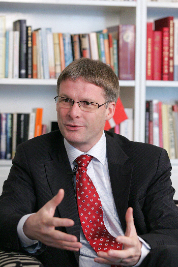 丹麥駐華大使接受本網(wǎng)專訪 稱贊中國發(fā)展迅速