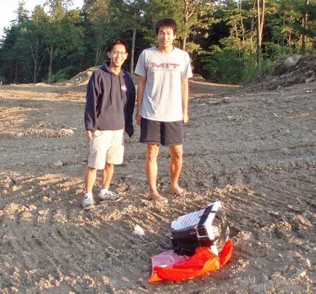 美大學生自制“太空照相機” 升空5小時后成功回收