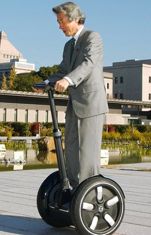 本田研發(fā)新款獨(dú)輪迷你電動車 “指哪走哪”方便靈活