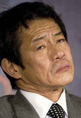 日本前財(cái)相中川昭一家中身亡